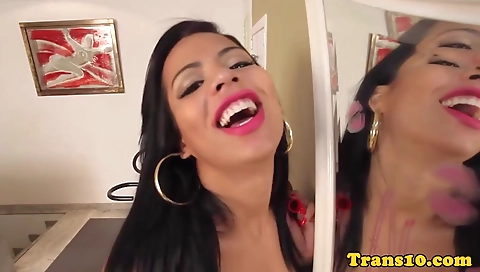 Blond tranny takes it in ass