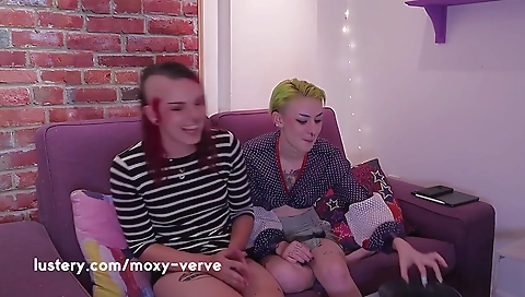 Sexy chick wants that cock in her mouth